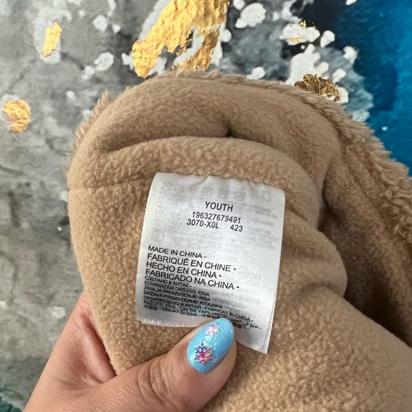 Nike | Sherpa Hat and Gloves - Picture 5 of 8